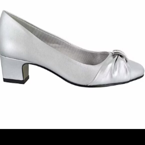 NWT Easy Street Alive 5 Round Block Heel Pumps Eloise - Silver Satin 7M - Picture 2 of 6